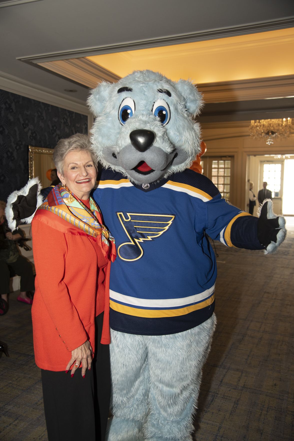 Jennifer Luner, Louie